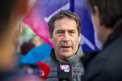 «Chubut paga hoy los salarios de manera escalonada»