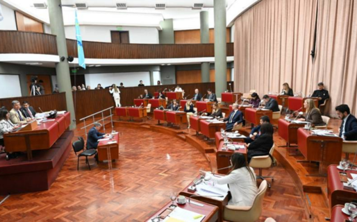 La Legislatura aprobó la ley que prohíbe el uso de los celulares en las cárceles