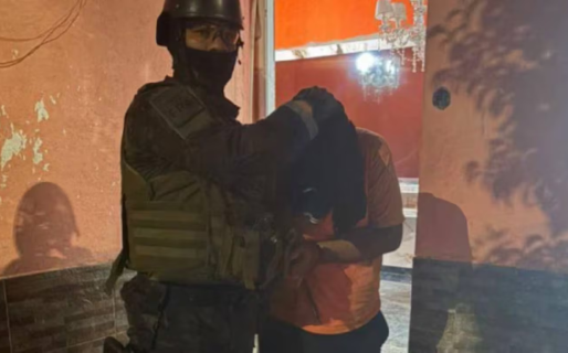 Una mujer murió después de ingerir cocaína para evitar que la encontrara la Policía durante un allanamiento