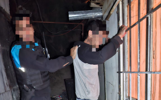 Detuvieron a un hombre por violar una restricción de acercamiento