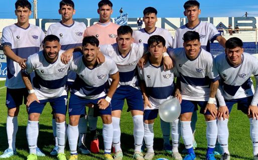 Newbery ganó y alcanzó la punta
