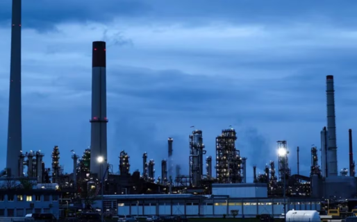 El petróleo supera los US$100 por barril tras el ataque de Irán a buques en el estrecho de Ormuz