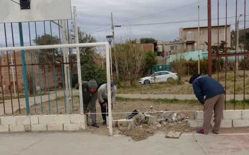 Denuncian destrozos en una plaza del Máximo Abasolo: “En vez de disfrutar, lo rompen para llevárselo”