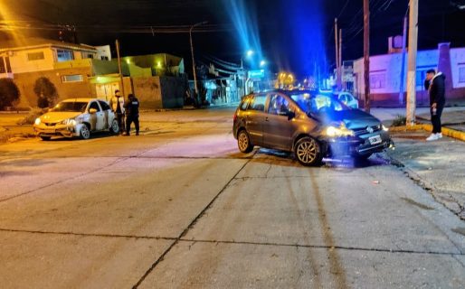 Susto y daños materiales en un choque ocurrido en las primeras horas de este sábado