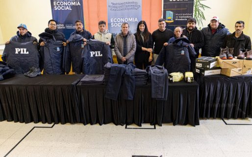 El Municipio entregó indumentaria confeccionada por el Centro de Promoción Laboral a integrantes de cuadrillas