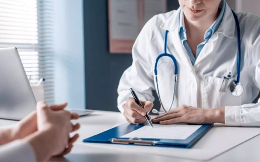Vecinos de Castelli reclaman médicos para el Centro de Salud del barrio