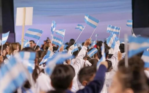 Pedido urgente para la promesa a la bandera: necesitan ropa escolar