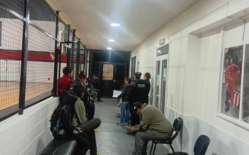 «Queda el último tramo»: Asencio confirmó que aún quedan 16 personas alojadas en el Club Ameghino
