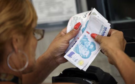 <strong>Bajan los salarios y suben los gastos fijos: el combo que explica por qué cuesta llegar a fin de mes </strong>