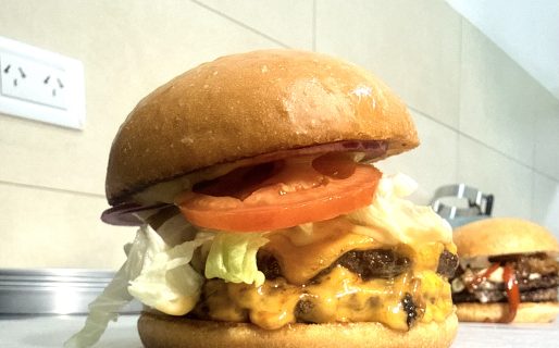 Día de la Hamburguesa en Comodoro: “Vamos a sortear combos gratis para premiar a los clientes que nos eligen día a día” 