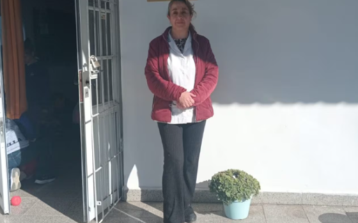 Es la única maestra en una escuela rural, tiene 9 alumnos y pone plata de su bolsillo para que haya clases