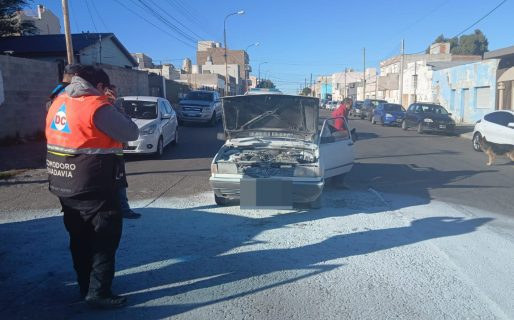 Una falla mecánica desató el incendio de una camioneta