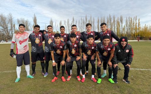 Con dos jugadores menos, a Huracán se le escapó sobre el final en Sarmiento