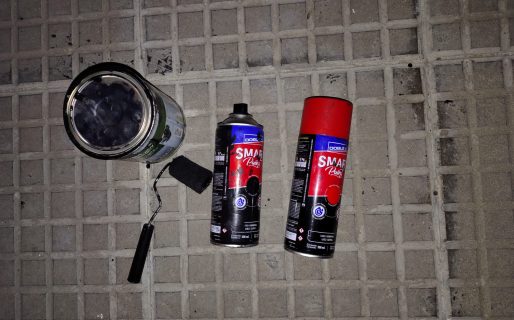 Un reclamo de justicia terminó con el secuestro de aerosoles y dos personas imputadas