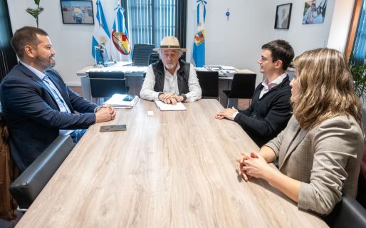 Tras el anuncio de Manantiales Behr, PECOM presentó su plan de trabajo en la Cuenca