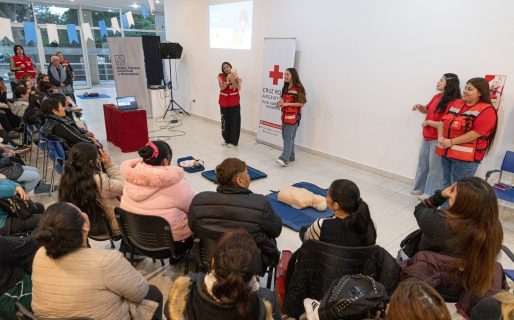 Más de 80 mujeres que reciben acompañamiento del Municipio se capacitaron en RCP