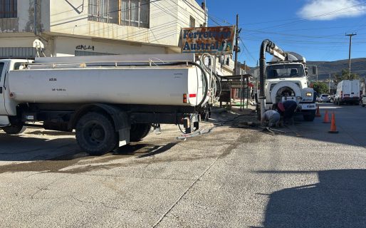 Tras un arduo operativo, solucionaron un grave taponamiento pluvial en barrio San Martín