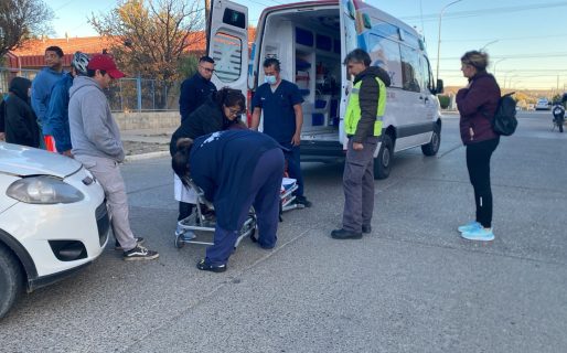 Una mujer fue atropellada y debió ser hospitalizada