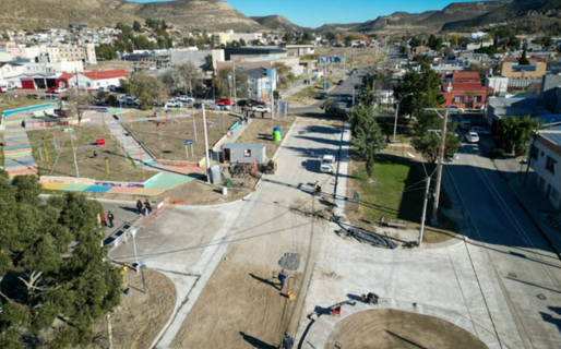 Con las tareas de limpieza culminó la obra de pavimentación de la calle Petrolero San Lorenzo