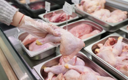 La carne aviar superó a la vacuna y se convirtió en la más consumida por los argentinos