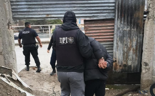 Efectuaron allanamientos en los barrios Abásolo y San Cayetano por el último asesinato en Comodoro