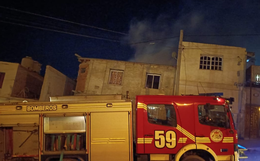 Un hombre fue internado en terapia intensiva tras intentar rescatar a su hermana de un incendio