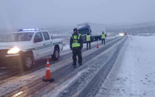 La circulación en la Ruta N° 3 se ve afectada por nieve y escarcha