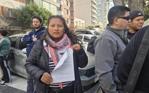 Vecinos del Sismografica exigen respuestas: “Hace más de 4 meses que nos tienen de acá para allá y nadie nos da respuestas”