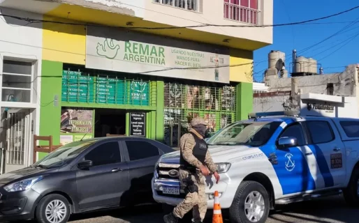 Prefectura allanó mueblerías de REMAR por presunta trata de personas y explotación laboral