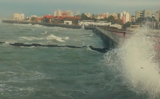 Naturaleza extrema: El video desde el aire que muestra la magnitud del temporal en la costa