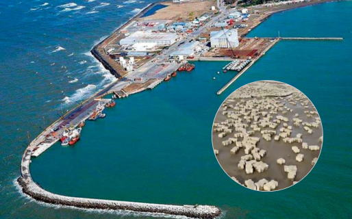 Destrozos en el puerto tras el avance de la marejada: «Arrancó hasta la bita que sostiene a los barcos»