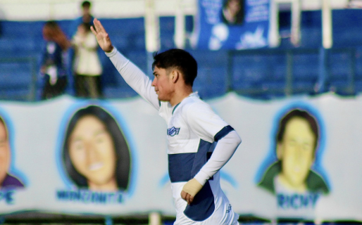 Newbery aplastó a Independiente de Esquel y avanzó a la final del Provincial
