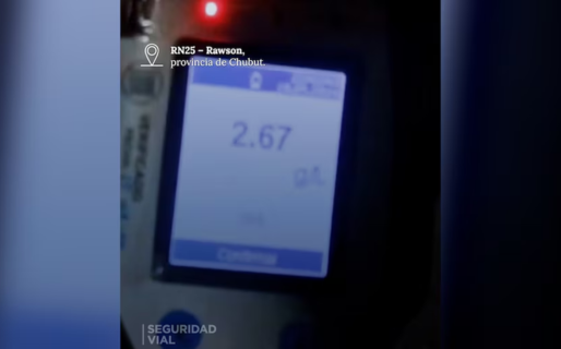“¿Qué estuvo consumiendo señor?“: manejaba con 2,67 gramos de alcohol en sangre en Chubut y le retuvieron el auto