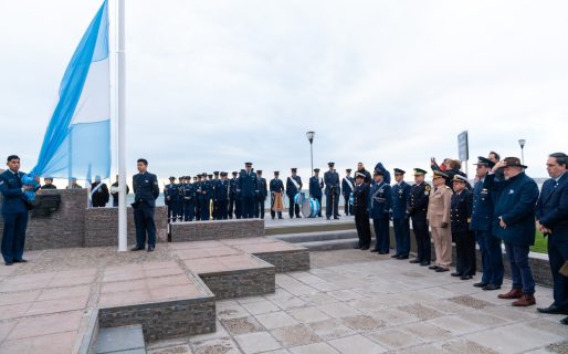 La ciudad conmemoró el Día de la Bandera con un fuerte llamado a rescatar los valores de los fundadores de la Patria