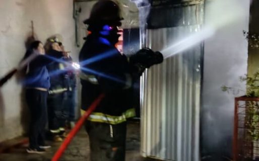 Un cortocircuito causó pérdidas materiales en una vivienda de zona norte