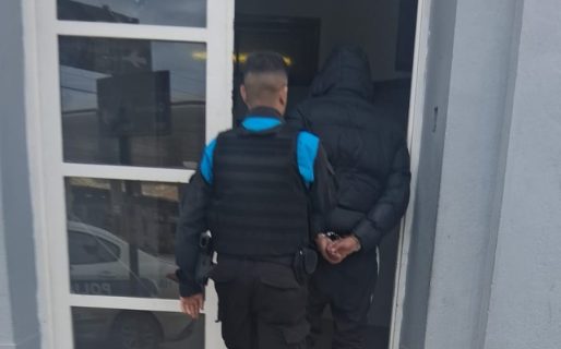 Se enfrentó con empleados de la Terminal, se negó a identificarse y fue demorado