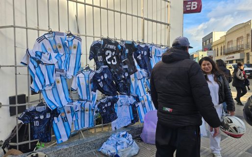 <strong>Comenzó la fiebre por la Scaloneta: Las camisetas de la Selección son las más elegidas por la gente</strong>