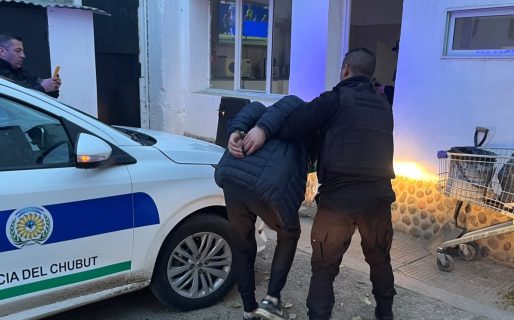 Quiso robar bebidas alcohólicas y una campera: lo descubrieron por las cámaras