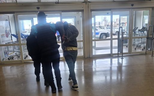 Joven de 23 años atrapado in fraganti cuando intentaba hurtar perfumes en un hipermercado