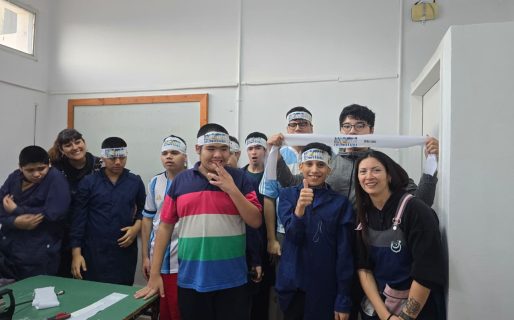La Escuela de formación 521 lleva a delante un Taller de sublimación con la temática del Mundial 2026