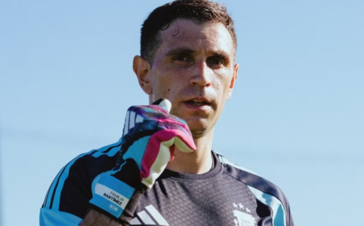 A días del debut en el Mundial 2026, un gesto de Dibu Martínez generó preocupación en la Selección argentina