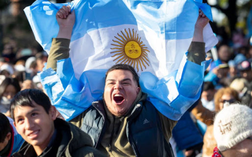 Picadas sin stock, más consultas por vuelos y récord de delivery: el impacto de la clasificación de la Selección en el consumo