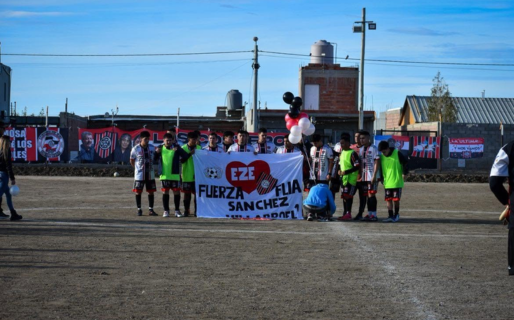 La conmovedora despedida de Stella Maris a Ezequiel Sánchez: globos al cielo, apoyo a la familia y un mensaje