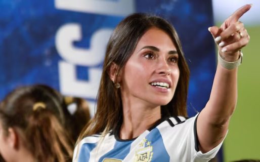 Así llegó Antonela Roccuzzo al estadio con sus hijos para alentar a Lionel Messi en el debut de la Selección