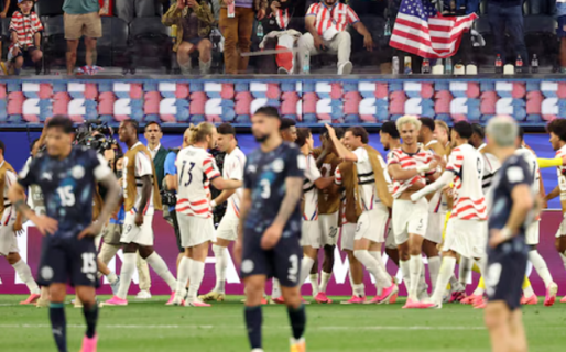 Estados Unidos goleó a Paraguay 4-1 en su debut