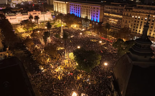 Una multitud despidió al Indio Solari en todo el país y el domingo velarán sus restos