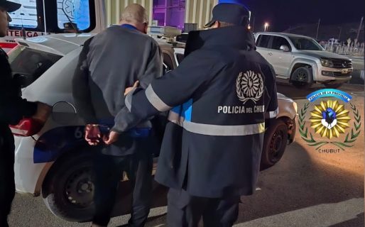 Piedrazos y botellazos contra la Policía en el show de Los Fundamentalistas