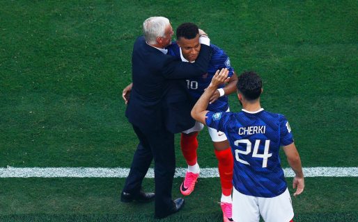 Con dos goles de Mbappé, Francia aplastó 3-0 a Suecia y jugará con Paraguay en los octavos de final