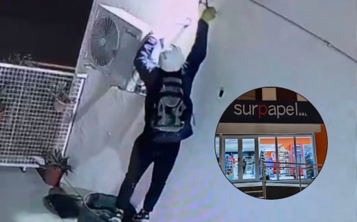 Se llevó dos reflectores de una librería y escapó en bicicleta