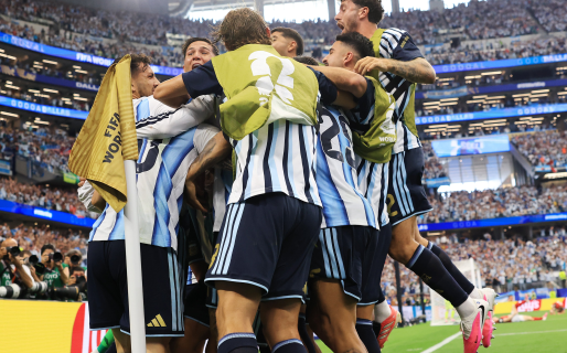 Argentina se aseguró el primer lugar del Grupo J